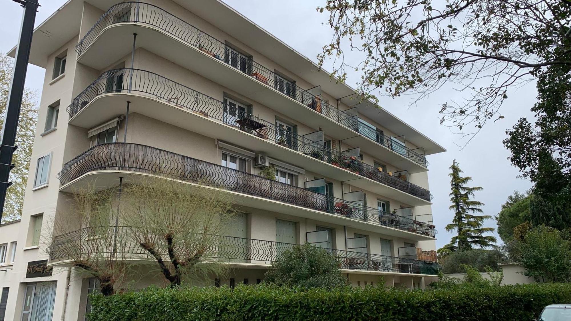 Ferienwohnung Au Calme De L'Iris - Clim - Garage - Wifi - Tramway Avignon Exterior foto